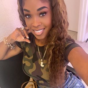 Meet your Posher, Jacqueline